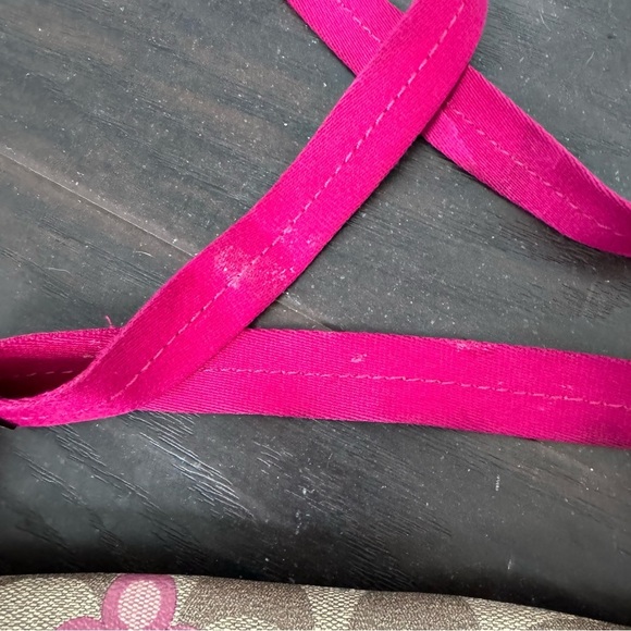 Coach Peyton signature cross body purse - Picture 5 of 8